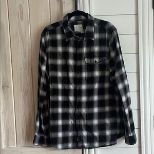 American Eagle Outfitters Black and White Plaid Casual Button Down Shirt